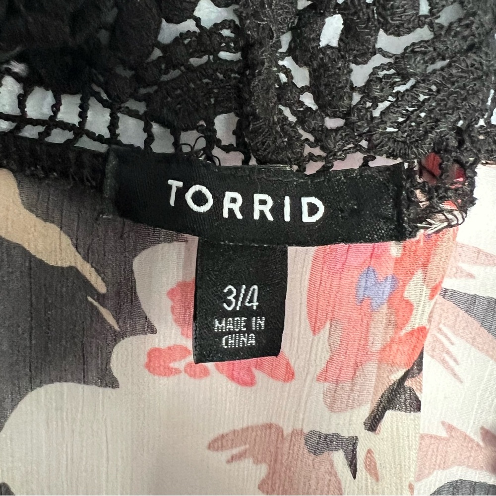 Torrid Black Sheer Floral Crochet Trim Long Kimono Top Cover-Up Robe Size 3/4 - Picture 6 of 11